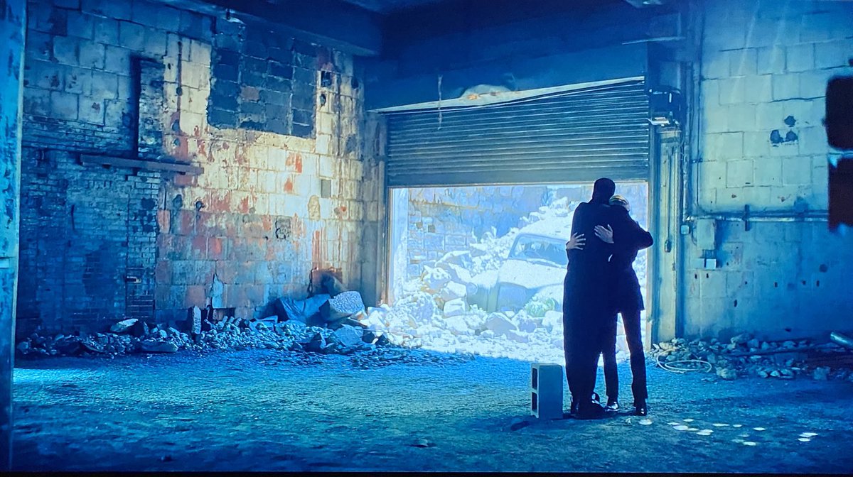 g.i.l.l.y tweet media