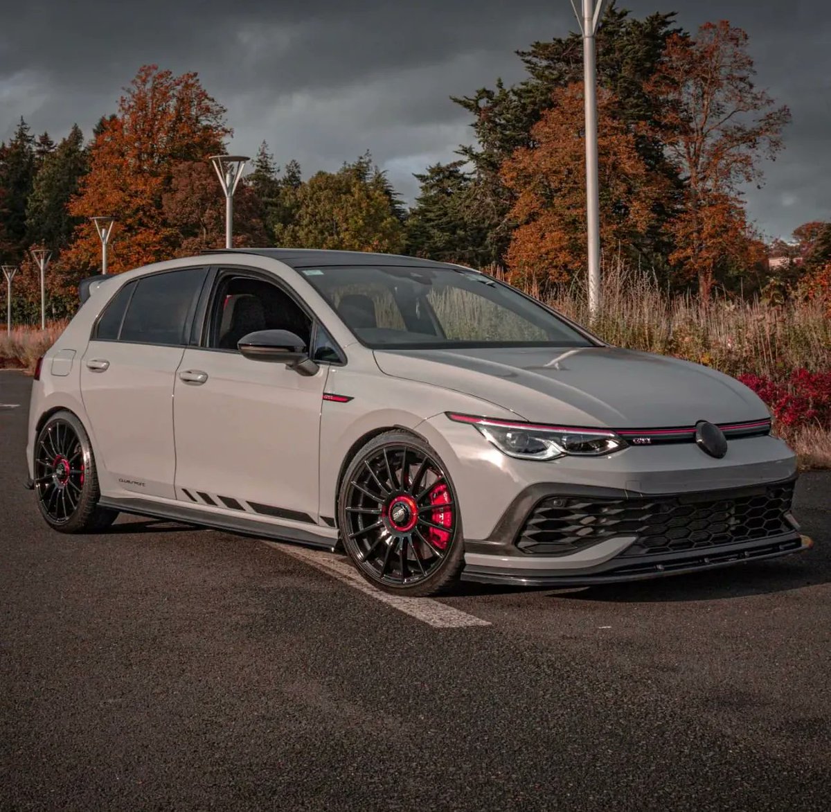 ShineGraffix's tweet photo. Cup Sport GTI mk8 #golfr #gti #vw #mk7 #wheel #stance #euro #vwvortex #decals https://t.co/pt3JsNUzv2 https://t.co/AlKWRWzsVa