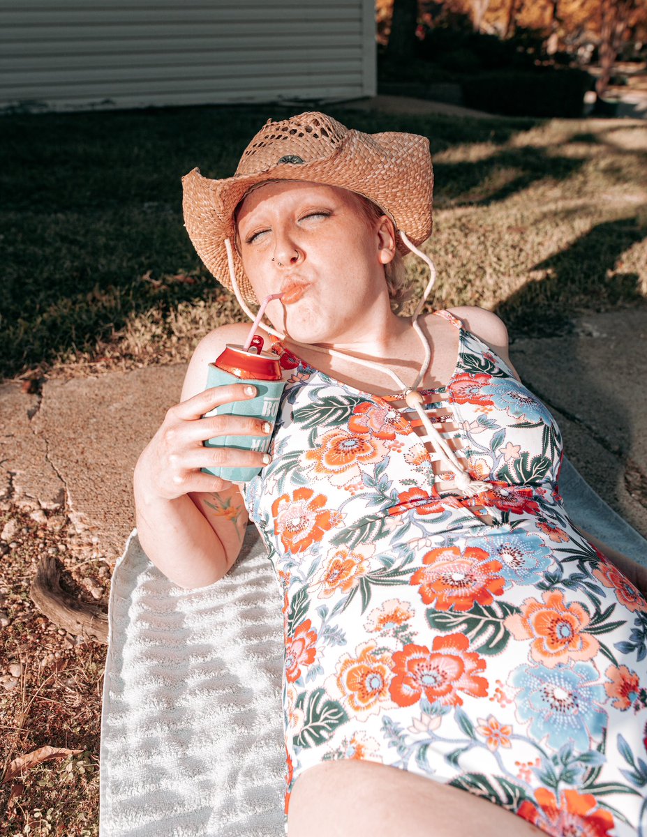 yearnoclock's tweet image. 🤩 country girlz make do 🐔🦄

(📸 ::: @singledadissad 🫶)