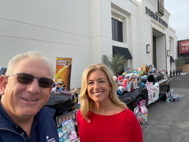 Had a great time "Covering the Cruiser" at this year's CHIPS for Kids Toy Drive at Mathis Home in Indio with KESQ News Channel 3 and Karen Devine KESQ.  Still time to donate.  Drop off a new, unwrapped toy at any Coachella Valley Walgreens through December 20th!