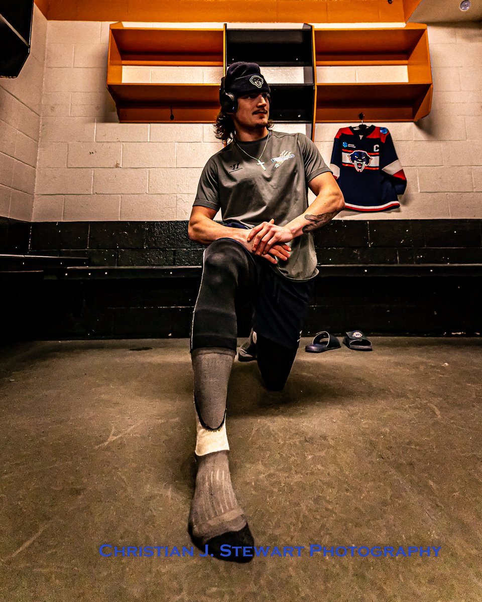 ppanthersvijhl's tweet photo. Warm-ups are over and we are minutes away from @VIJHL hockey action between the @ppanthersvijhl  and the visiting @IslandersKP. Puck drop at 7:30 pm at @Panorama_Rec https://t.co/M7EVaEtqcH
