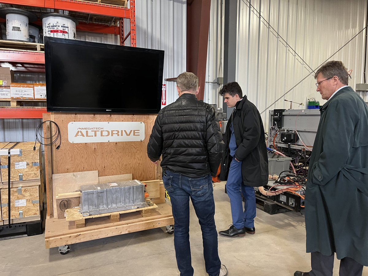 AndrewDowieMPP's tweet photo. This afternoon, I had the opportunity to tour MEDATech Engineering Services in Collingwood with President Robert Rennie and @BrianSaunderson.
All across Ontario, innovators like MEDATech are continuing to #DriveProsperity! https://t.co/WSHFr6LN3H