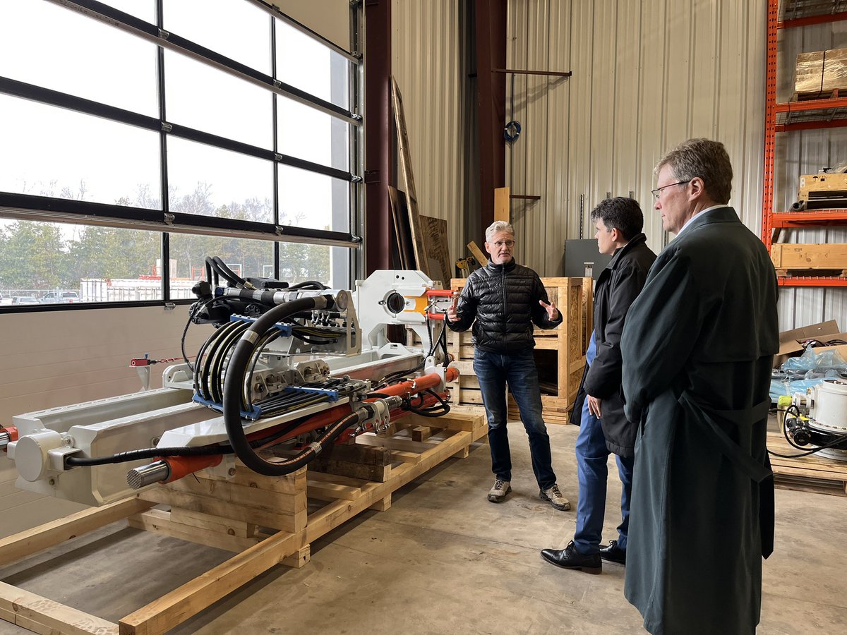 AndrewDowieMPP's tweet photo. This afternoon, I had the opportunity to tour MEDATech Engineering Services in Collingwood with President Robert Rennie and @BrianSaunderson.
All across Ontario, innovators like MEDATech are continuing to #DriveProsperity! https://t.co/WSHFr6LN3H