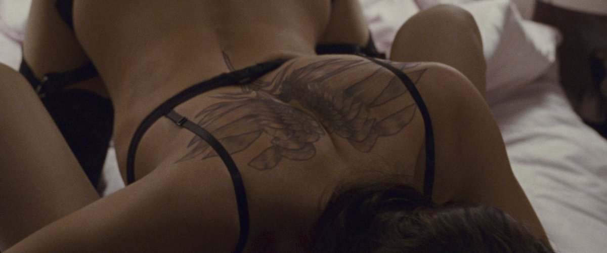 CINEMAGEMS's tweet photo. ‘Black Swan’ was released in theaters 12 years ago today https://t.co/Hal1tolKKQ