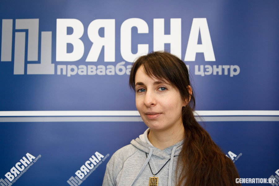 DAY 253 of 1449 of my daily photo commitment to Belarus political prisoners: NASTYA LOIKA, an active human rights defender, has now been held for the 5th consecutive time in 15 day rounds of “administrative detention”, again re-arrested for “petty hooliganism” #StandWithBelarus