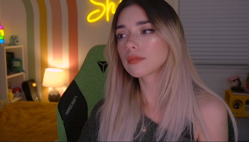 shelbygraces's tweet image. i was trying to find good lighting for evening streams and i think i found it