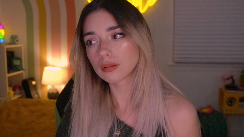 shelbygraces's tweet image. i was trying to find good lighting for evening streams and i think i found it