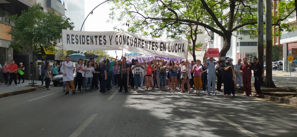 Hoy no es un día para festejar, hoy es un día para seguir luchando. Desde el colectivo queremos mandar nuestros saludos a todxs lxs médicxs en su día. 

#ResidentesyConcurrentesCba
#LaluchaSigue