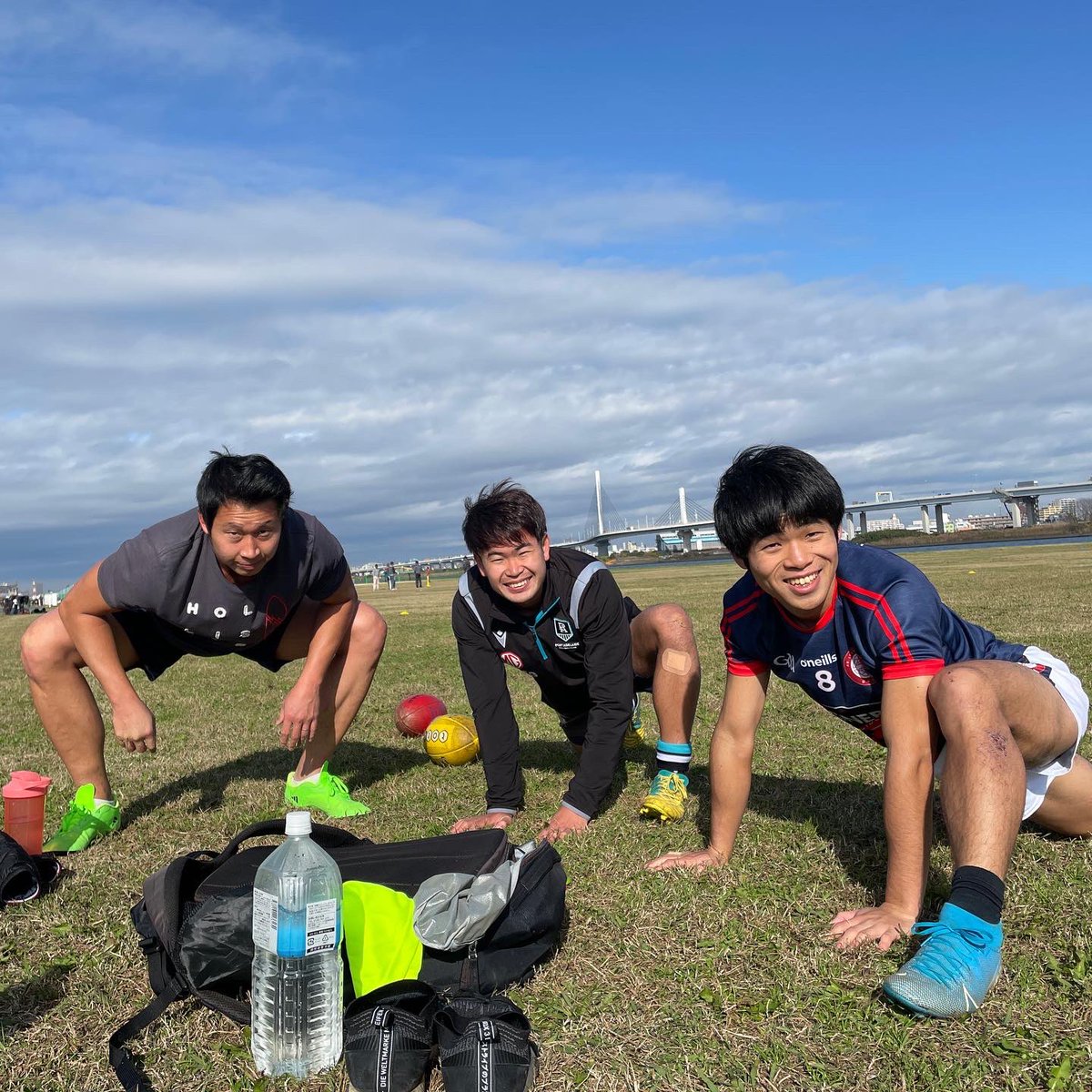 TokyoBaySunsAFC's tweet photo. 明日はQuarter Final vs @tokyogoannas ! ということで、今日は試合前日練習を行いました！
練習の合間にオーストラリアンフットボールの紹介動画も撮影していただきました。近日公開予定！

明日は江戸川運動場で午後2時ボールアップです。応援よろしくお願いいたします！
https://t.co/Gwa1UwHtXH https://t.co/a1ky1WS2Hn