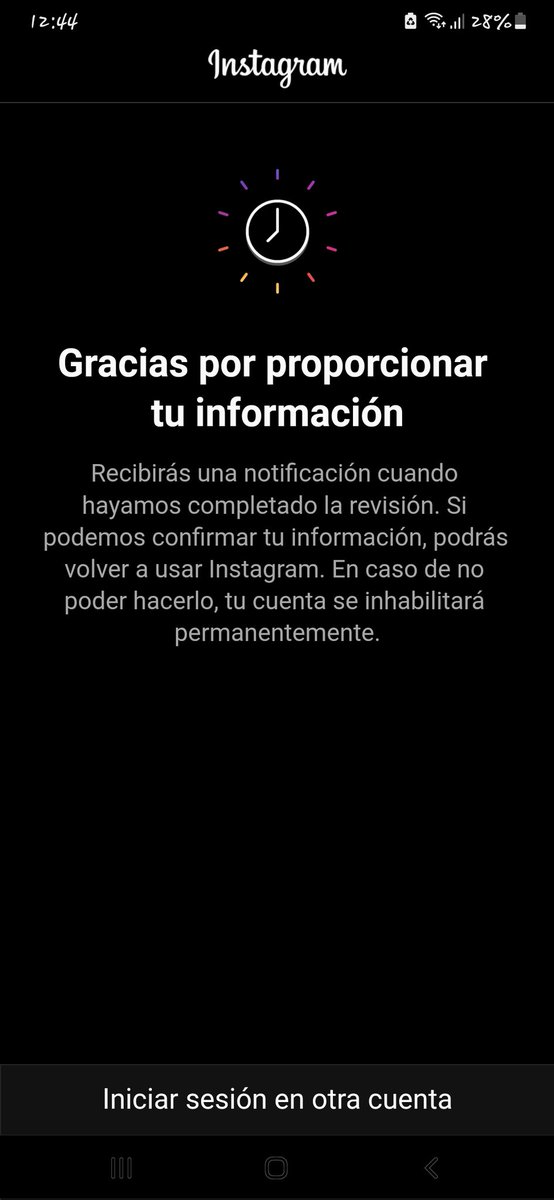 MeryAnne20's tweet photo. Yo pasando 24/7 en Instagram, chateando con amigos y asi me pagan 💔 y ahora que haré sin mis chismes de Instagram 😭💔 devuelvanme la cuenta luego!! No e hecho nada 😭💔 https://t.co/FE6ZkAh41u