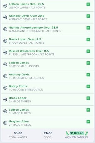 CPBetting's tweet photo. 🚨CLUTCH WIN ALERT🚨

Anthony Davis grabbed a rebound with 4.5 secs left in the game for his 10th board🤔

AND IT WON HOMIE'S 11-LEG PARLAY
 TO FLIP $5⏩$1K 😱

Want to win big?
🔗https://t.co/I94W7iZC4b

VIA (IG: questioncram | @FDSportsbook ) https://t.co/6V7pDJLjuH