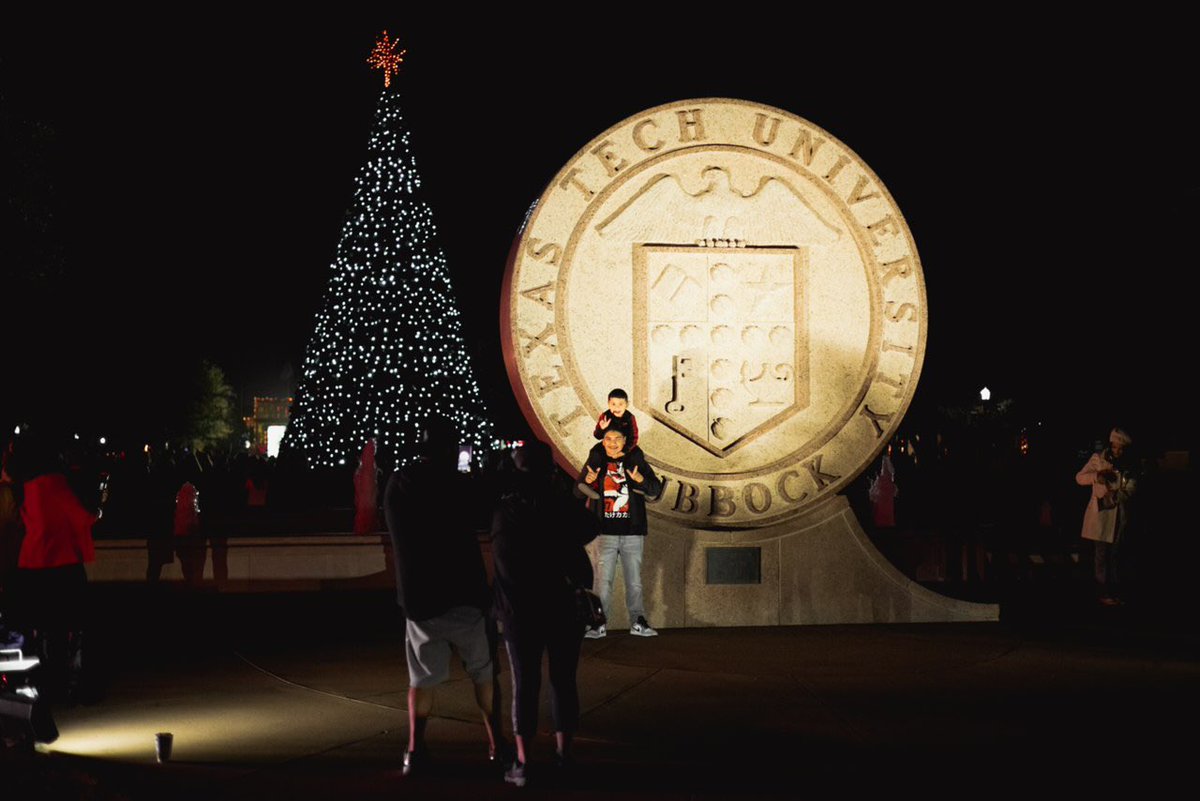 TechAthletics's tweet image. No one does the holiday season like West Texas 😍🎄