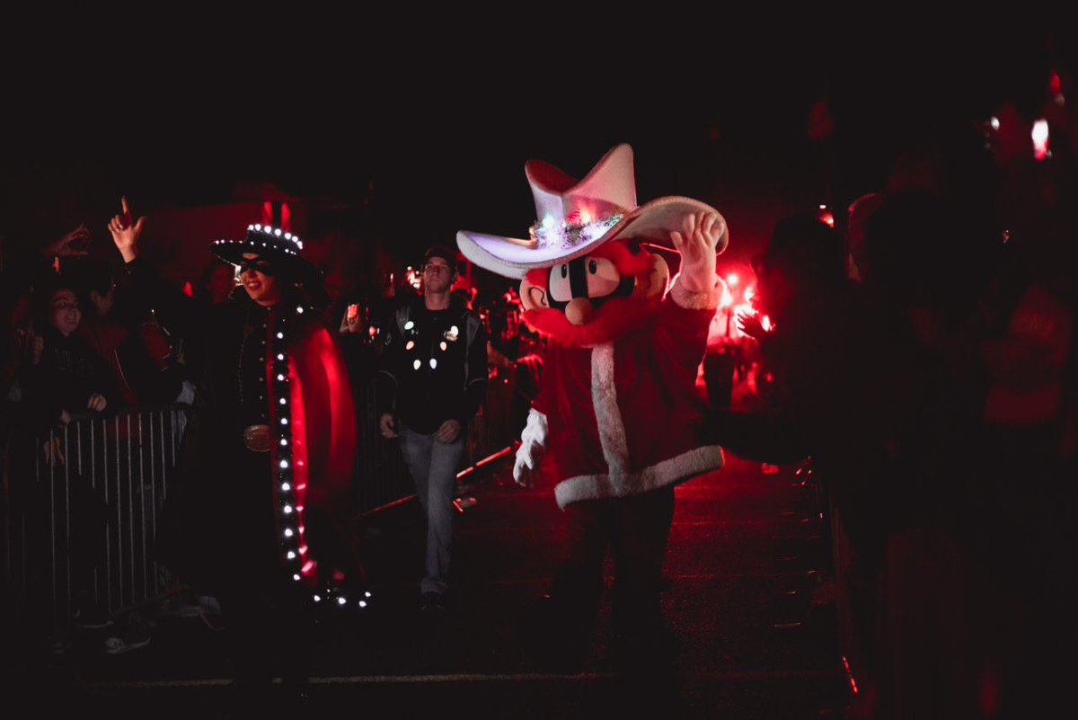 TechAthletics's tweet image. No one does the holiday season like West Texas 😍🎄