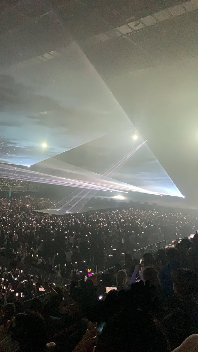 JaAeyJaJi's tweet photo. จะรอวันที่พี่กลับมาไทยอีกครั้งขอบคุณที่มาสร้างความสุข ความสนุกสนานให้กับคนไทยไม่รู้ลืม กับ Worldtour ครั้งแรกที่ไทย พี่เก่งมากๆนะกว่าจะมาถึงจุดนี้มันไม่ง่ายการเดินทางออกจากไทยในครั้งนี้ขอให้พี่จดจำแต่สิ่งดีๆกลับไปนะ❤️
#ThailandloveuJackson
#JacksonwangWorldTourinBKK. #Jacksonwang https://t.co/iUTzAGdsAj