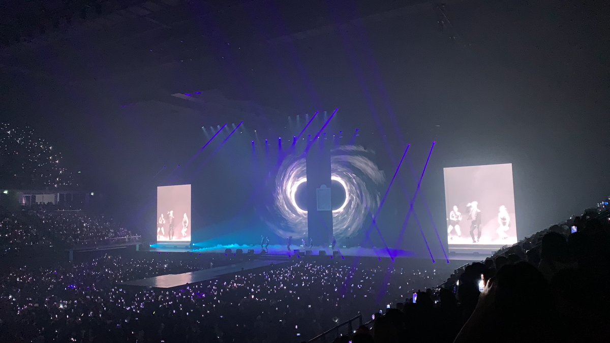 JaAeyJaJi's tweet photo. จะรอวันที่พี่กลับมาไทยอีกครั้งขอบคุณที่มาสร้างความสุข ความสนุกสนานให้กับคนไทยไม่รู้ลืม กับ Worldtour ครั้งแรกที่ไทย พี่เก่งมากๆนะกว่าจะมาถึงจุดนี้มันไม่ง่ายการเดินทางออกจากไทยในครั้งนี้ขอให้พี่จดจำแต่สิ่งดีๆกลับไปนะ❤️
#ThailandloveuJackson
#JacksonwangWorldTourinBKK. #Jacksonwang https://t.co/iUTzAGdsAj