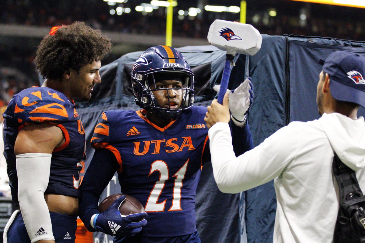 BACK-TO-BACK CHAMPS! 🏆🏆

Final: UTSA 48, North Texas 27

#UTSA #BirdsUp #LetsGo210 <a href="/UTSAFTBL/">UTSA Football 🏈</a>