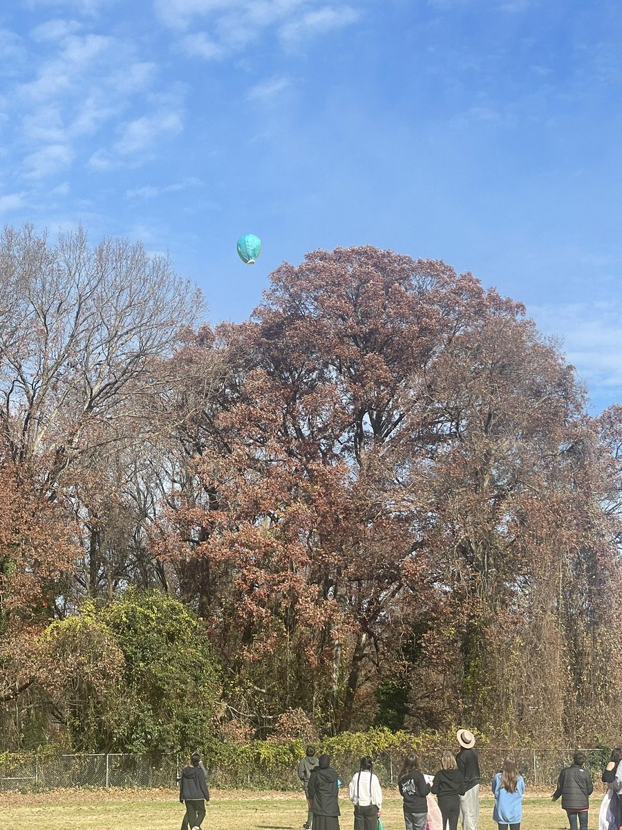 Boyd_FACS's tweet photo. It was awesome getting an opportunity to do a walk through of my teammates class. Mr. Hubbard’s students did a fantastic job with hot air balloons today! #Trailblazers #CTE https://t.co/J1sFXONz68