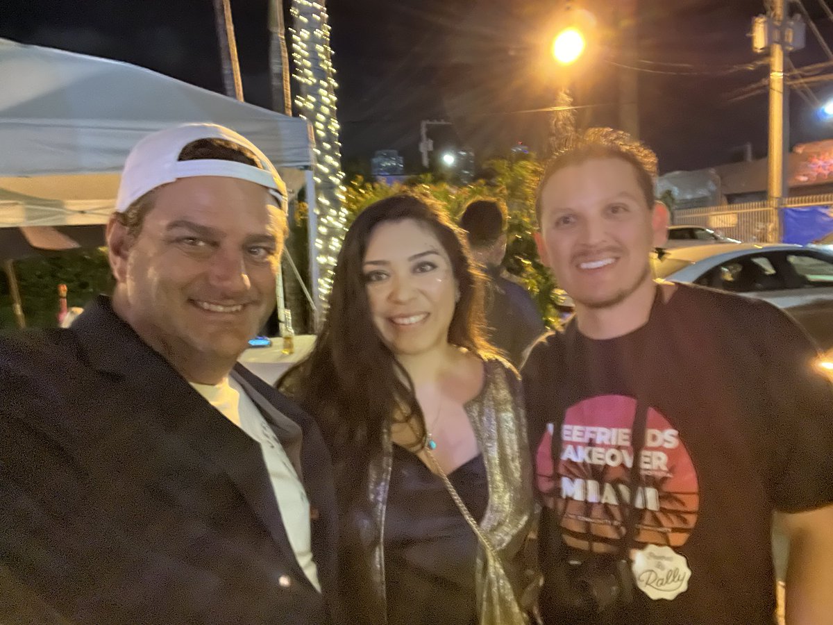 saldiguardia's tweet photo. @TheOtherBlock 
Some of my favorite people…
@VDizzle777 @__Keegan__ 
#BAYC 
#MiamiArtWeek #basel 
#OtherBlock https://t.co/LEb3KFvKzl
