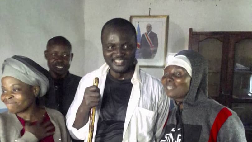 michombero's tweet photo. #RDC🇨🇩: le docteur Nziavake, pris en otage lors de l’incursion ADF à Kabasha à #Beni a été libéré vendredi 2 décembre. Ce médecin traitant du centre de santé de référence de #Kabasha sur la route Butembo-Beni. La Coordination des opérations #Sujaa l’a remis à sa communauté. https://t.co/pTmtA6ZcNt