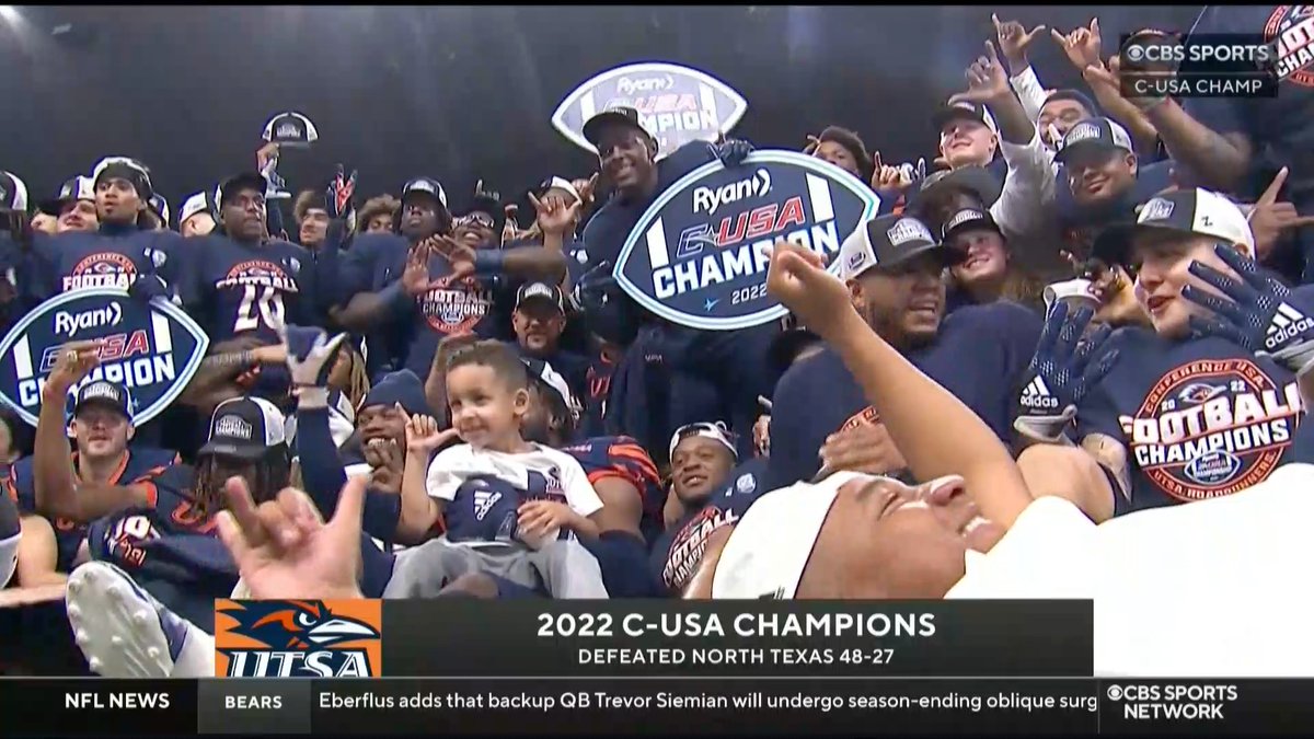 CBSSportsNet's tweet photo. BACK-TO-BACK CHAMPS 🏆🏆 https://t.co/Iq3Z23EhMJ