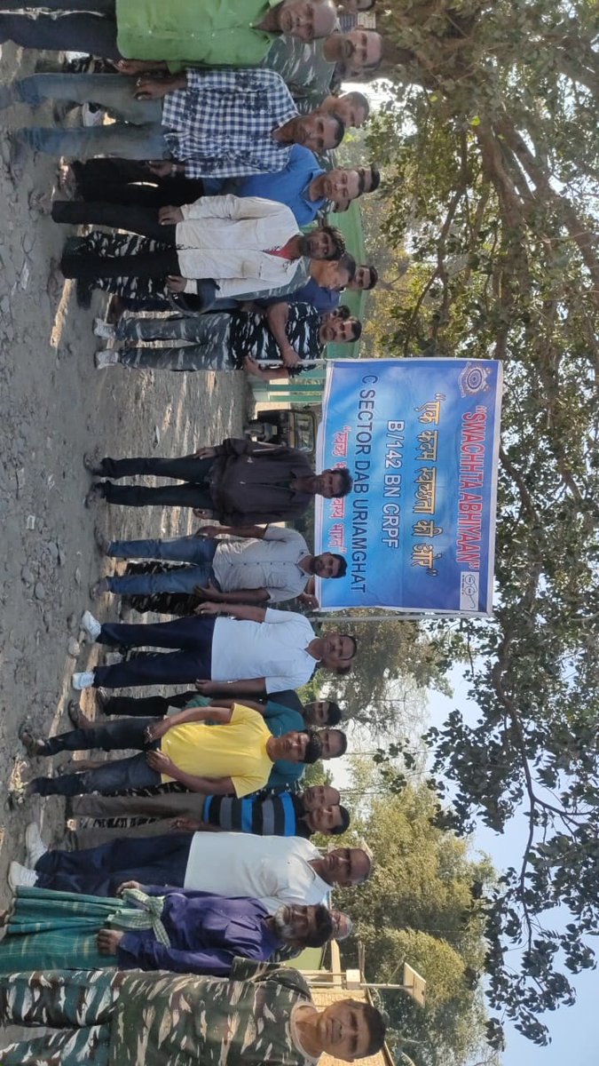 142 Bn CRPF conducted Road March to create #swatchaabhiyaan awareness among public..