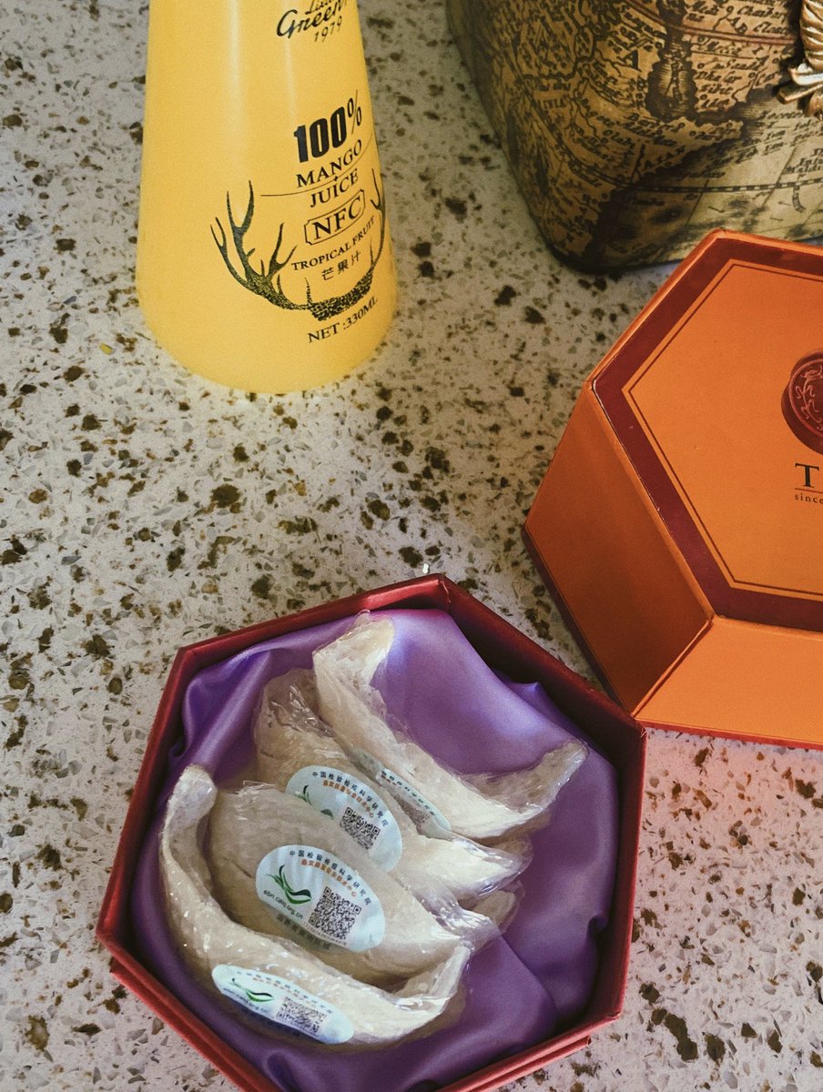 Life is like a glass of plain water, although there is nothing special in taste, but we all need him.