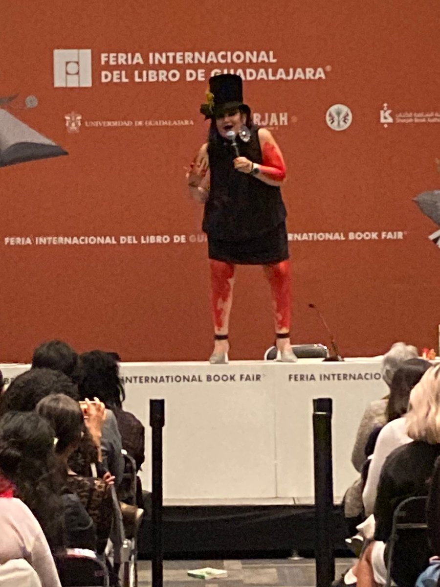 BaudoinMagela's tweet photo. En la presentación de Feminismo bastardo 🔥🔥🔥 #FILGuadalajara2022 #EditorialMantis #CanalPress https://t.co/mZIZkKGMau