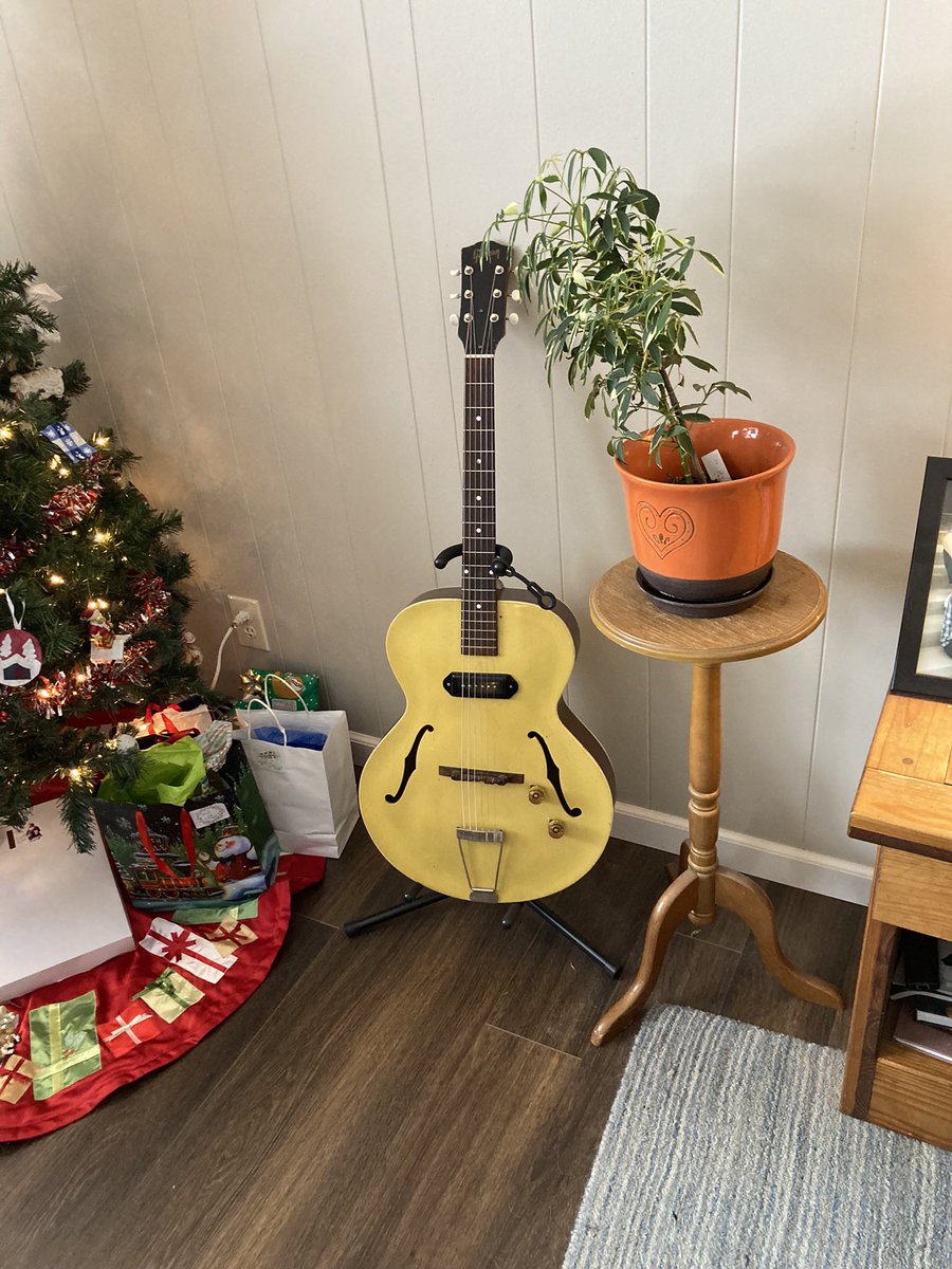 A very big thank you to everyone that gave our new Christmas album, Exile on 34th St, a listen and/or download today on Bandcamp Friday. I’m extremely grateful for the music making and loving community I’ve found here on Twitter. You cats are the best!!