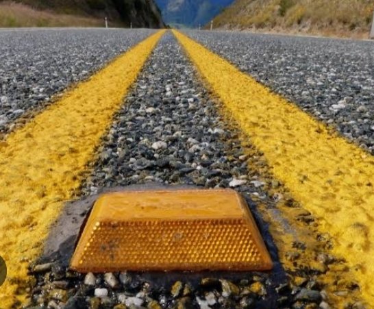 johnmtongoi's tweet photo. As a Kenyan driver with atleast 2yrs experience, what are these things for? https://t.co/NEZlmuttbp