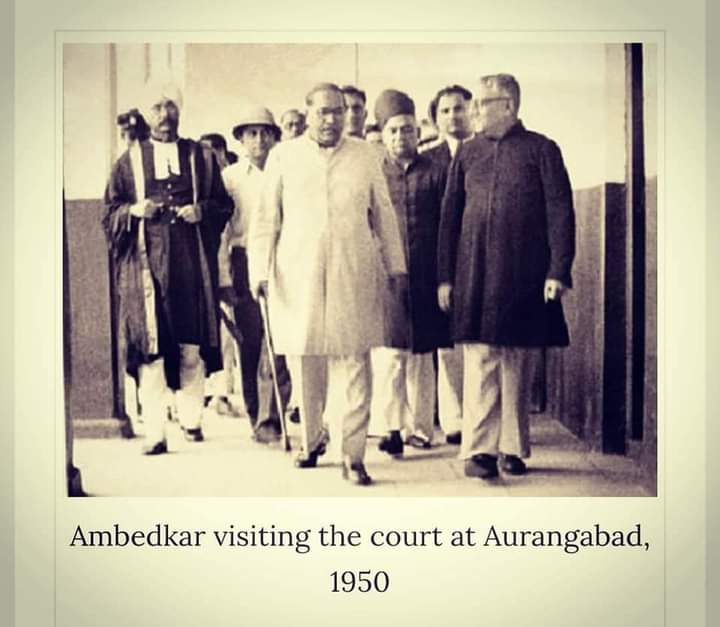 Aditiganjapurk1's tweet photo. वकील दिनाच्या शुभेच्छा!
१.जगाच्या इतिहासात ज्या वकिलाचा युक्तिवाद ऐकण्यासाठी अनेक ज्येष्ठ वकील व न्यायाधीश सुद्धा उपस्थित राहायचे.
ज्यांनी आपल्या वकिलीच्या जोरावर या देशातील कोट्यावधी अस्पृश्यांना न्याय दिला व ज्यांच्या वकिलीचे दाखले आजही जगाच्या न्यायालयात दिले जातात.
ते वकील तर https://t.co/LKB4dalLwV