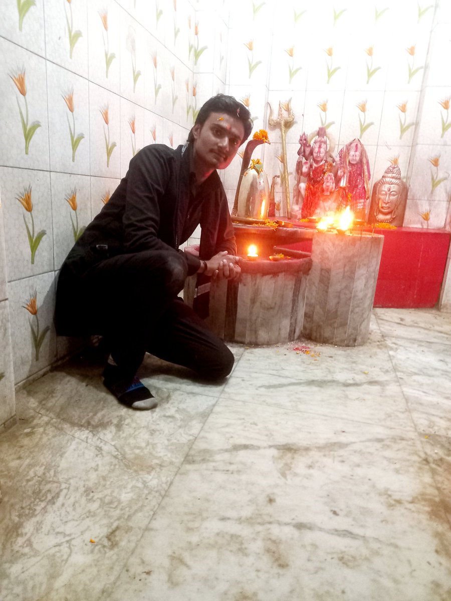 ajaydevgn_1in2's tweet photo. गजानन 🙏🏻 
#महादेव कहते तु करता वही है 
जो तु चाहता है
लेकिन होता वही है जो मै चाहता हु @ 

Singer/Actor SaajanKkjha now

#shortsvideo  #Facebook #Instagram #Twitter #India 🇮🇳

#SguruKripaG #AmitabhBachchan #Kkjha #AjayDevgn #PawanSingh #SaajanKkjha now https://t.co/RjEn14PFVQ