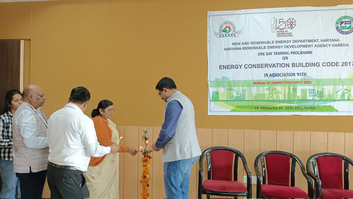 EHareda's tweet photo. Building Cell, #Haryana condctd a One-day awrnss wrkshp at DCRUST, Sonepat on 24th Nov 2022. The prgrm ws orgnized in assctn wid #HAREDA and #BEE &amp; spprtd by #GreenTree. The objctv of wrkshp ws to cret awrns amng stkhldrs abt d implmnttn and enfrcmnt of #ECBC and #ENS in state. https://t.co/FpfjgbAfH6
