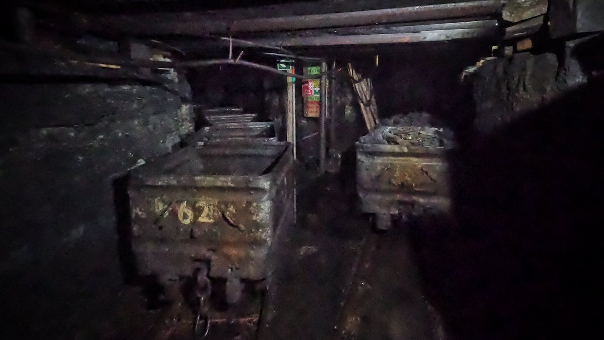 The Last Pit (@pitlast) on Twitter photo The junction. Full tubs arrive from the face, straight ahead. Empties are taken from the siding on the left. When the loco arrives it shunts the full tubs back up the heading and the empties are uncoupled and pushed into the siding by hand. #TheLastPit The junction. Full tubs arrive from the face, straight ahead. Empties are taken from the siding on the left. When the loco arrives it shunts the full tubs back up the heading and the empties are uncoupled and pushed into the siding by hand. #TheLastPit