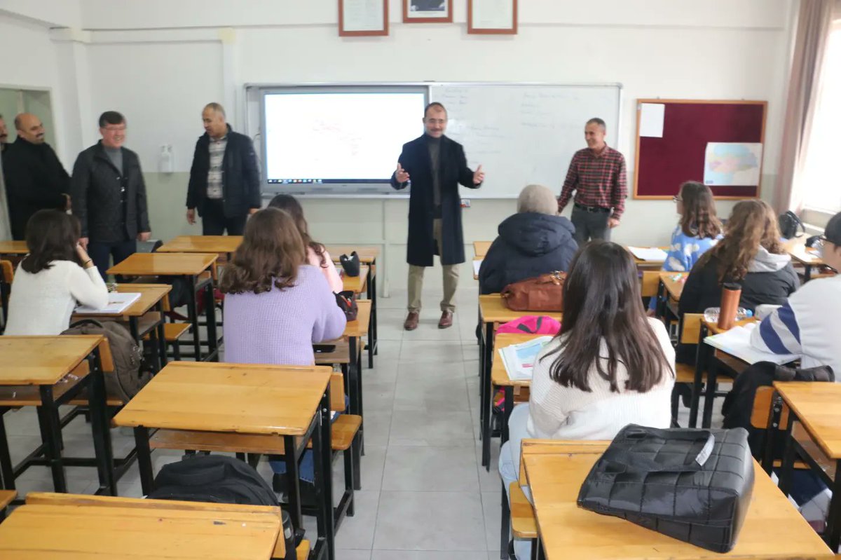 bigakaymakamlik's tweet photo. Kaymakamımız Sayın Erdinç DOLU Biga Akademik Başarıyı Arttırma Projesi Kapsamında Kursları Ziyaret Etti
https://t.co/ROWJfTTf96 https://t.co/zChlSRAef4