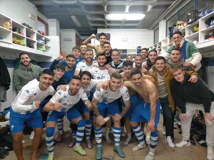 GRADA B pro (@gradabpro) on Twitter photo Tras 6 jornadas sin ganar, el <a href="/CD_Alcoyano/">CD Alcoyano SAD</a> volvió a sumar +3
<a href="/RaulAlcaina/">Raul Alcaina</a> ha marcado el 42% de los goles del <a href="/CD_Alcoyano/">CD Alcoyano SAD</a> y ha roto el 0-0 inicial en 4 ocasiones (el que más de la categoría*)
Aguero suma 2⚽️y 3👟
La 🔎de <a href="/Peter26582/">Pedro González</a>
*compartido Tras 6 jornadas sin ganar, el <a href="/CD_Alcoyano/">CD Alcoyano SAD</a> volvió a sumar +3
<a href="/RaulAlcaina/">Raul Alcaina</a> ha marcado el 42% de los goles del <a href="/CD_Alcoyano/">CD Alcoyano SAD</a> y ha roto el 0-0 inicial en 4 ocasiones (el que más de la categoría*)
Aguero suma 2⚽️y 3👟
La 🔎de <a href="/Peter26582/">Pedro González</a>
*compartido