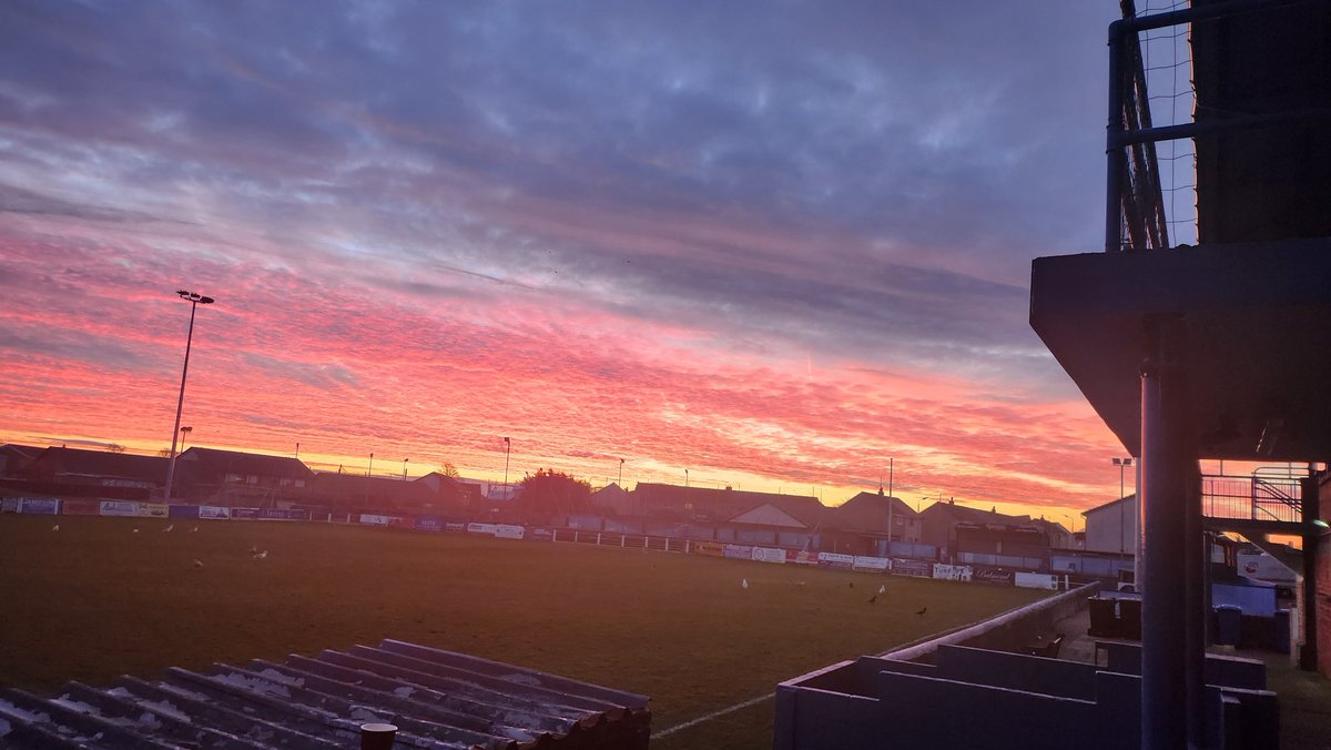 A new day begins
We stick together and go again  🫂
Mon the medda 💙🤍💙