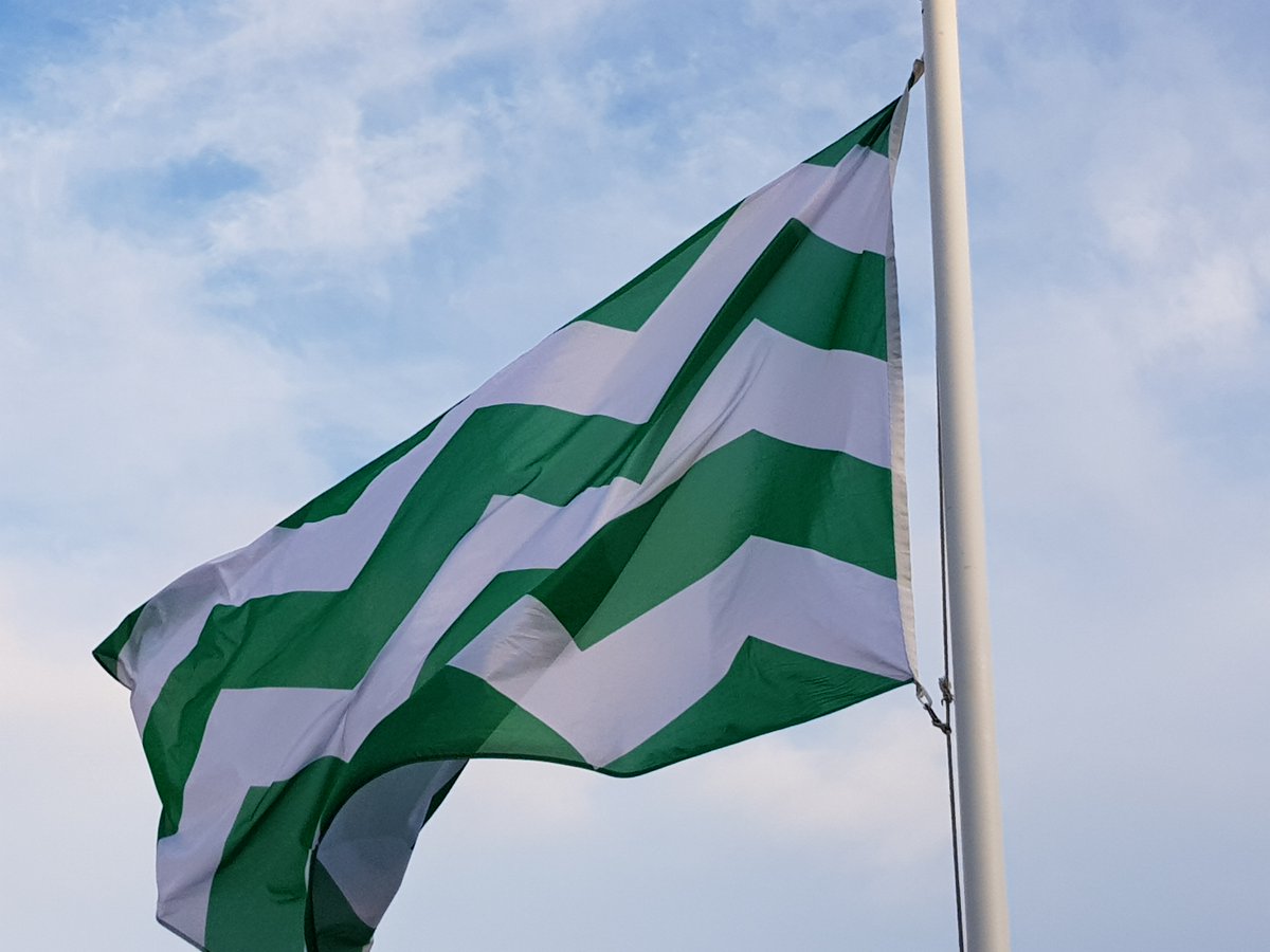 Onze actie 'Vlag eruit, streekvlag erin' loopt voortreffelijk. Voor een bizar lage prijs kan je Westlandse streekvlaggen en -wimpels bestellen. Met nog vier dagen te gaan zijn er al meer dan 225 besteld. Interesse? T/m 7 december kan je bestellen op westlandsmuseum.nl/vlag