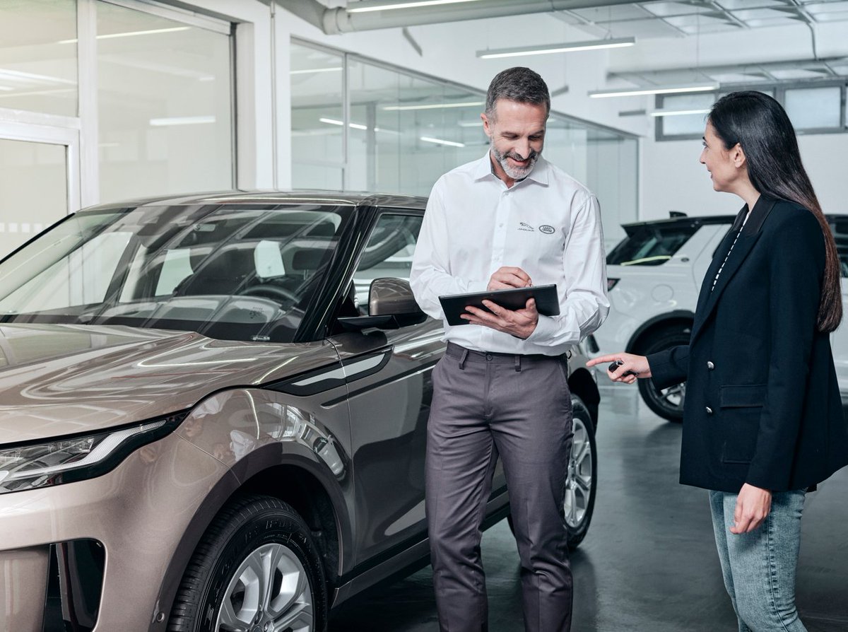 MOT &amp; Service 'While You Wait' appointments* now available with Group 1 Land Rover. Minimise disruption to your day and book online now: ow.ly/pP8N50LTTrp

*Available on a first come, first serve basis.