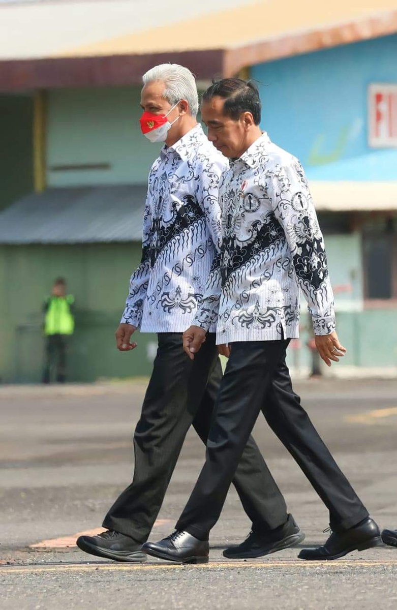 denokkenang's tweet photo. Kemesraan ini tak mgkn cepat berlalu...

Kemesraan ini akan terjalin selalu...

@jokowi @ganjarpranowo, 
2 tokoh idola ❤️❤️ https://t.co/aidASbq9JL