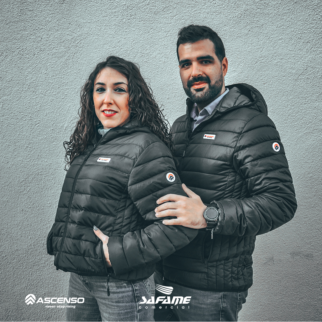 SafameComercial's tweet photo. ¡Recuerda! Solo comprando neumáticos Ascenso te llevas este abrigo 🔝💯
#safame #ascenso #ascensotires #neumaticos #agricola #agriculture #tires #agr https://t.co/Aw7rvyCJGu