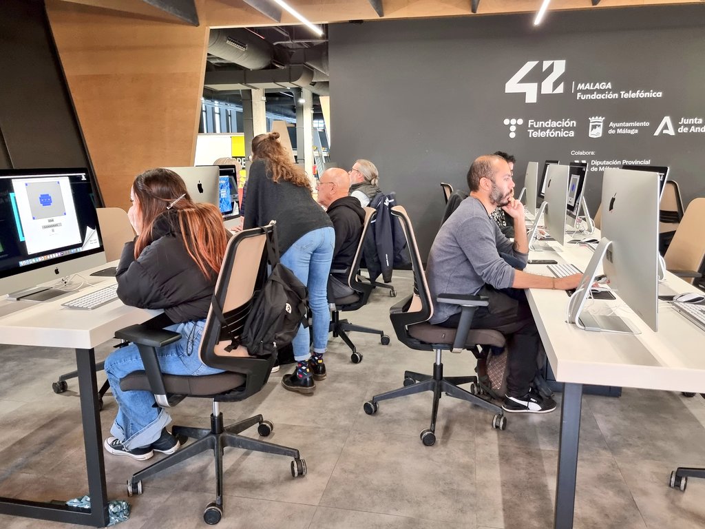 Mobile Week Malaga (@mweekmalaga) on Twitter photo 🗣 El equipo de <a href="/42malaga_ft/">42 Málaga</a> explica a los asistentes sus diferentes campus de #programación y su metodología. Todo en el marco de la #mWeekMalaga22 y la "Innosocial Week" de <a href="/ArrabalAID/">Asociación Arrabal-AID</a>.
📍 <a href="/PoloDigitalMLG/">Polo Nacional de Contenidos Digitales</a> 🗣 El equipo de <a href="/42malaga_ft/">42 Málaga</a> explica a los asistentes sus diferentes campus de #programación y su metodología. Todo en el marco de la #mWeekMalaga22 y la "Innosocial Week" de <a href="/ArrabalAID/">Asociación Arrabal-AID</a>.
📍 <a href="/PoloDigitalMLG/">Polo Nacional de Contenidos Digitales</a>