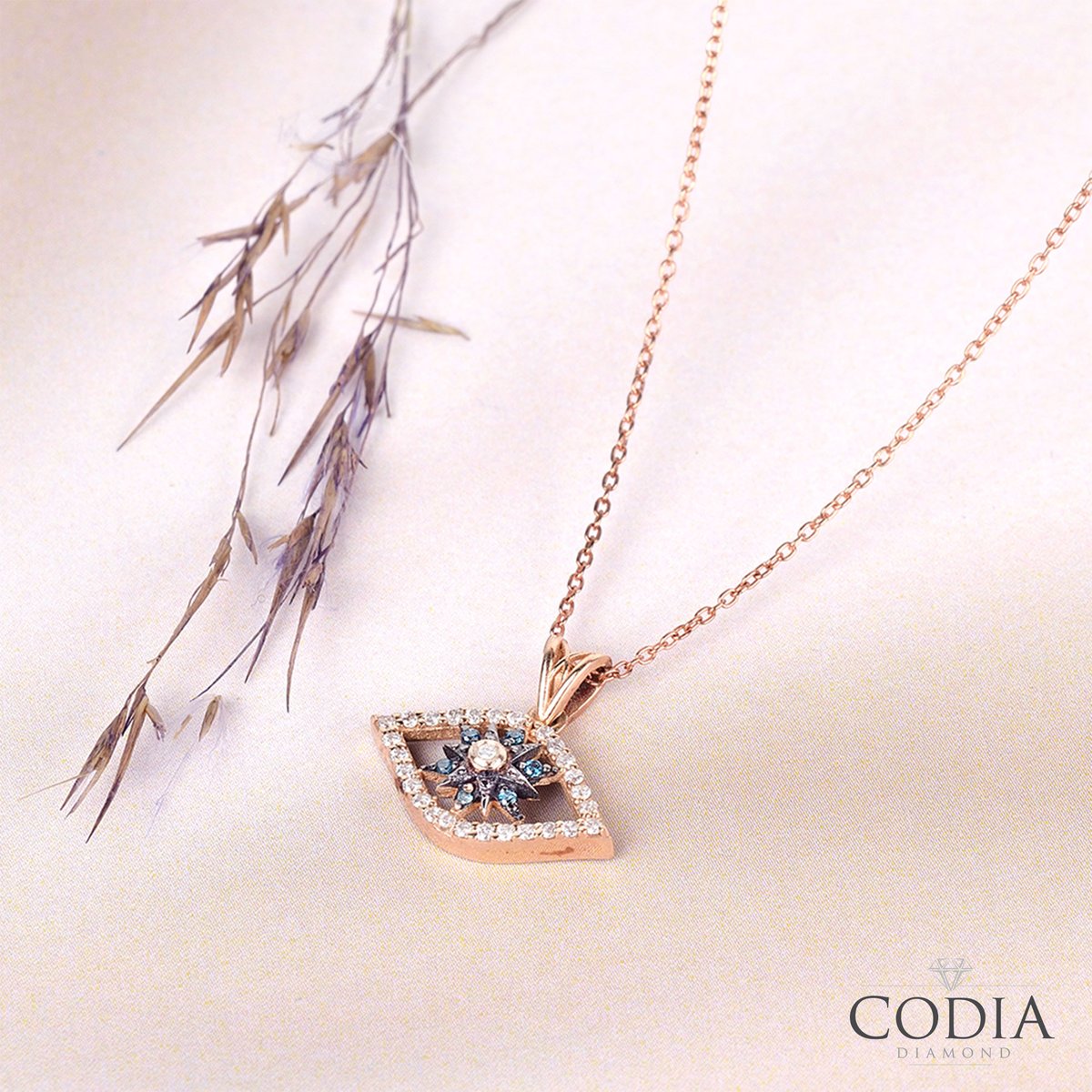CodiaDiamond's tweet photo. Codia pırlanta kolye modellerini keşfetmek için https://t.co/oecaHwlXMc'u ziyaret edebilirsiniz. 
💎Ürün Kodu: NC00374
#Codia #CodiaDiamond #Pırlanta #Diamond https://t.co/ZdkY1LuzV2