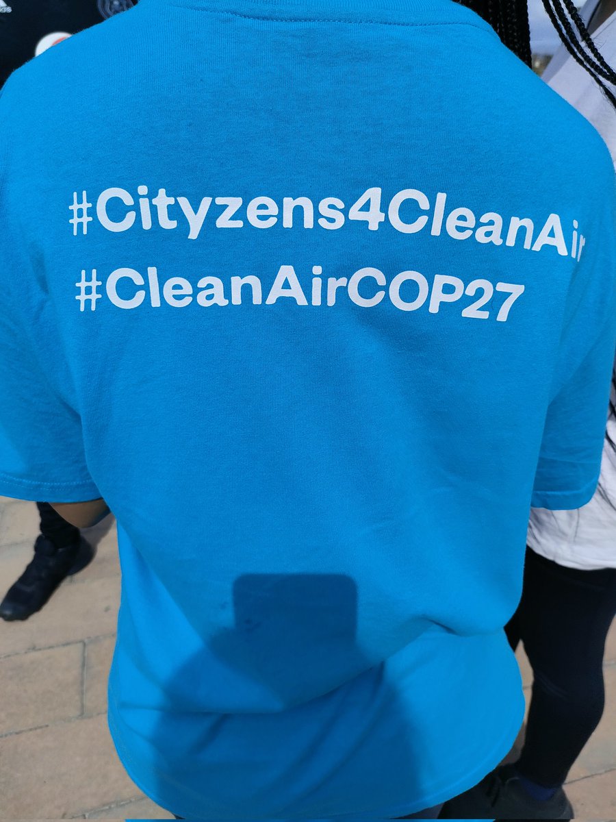 Dsttviljoen's tweet photo. #CityzensRun4CleanAir led by the dynamic Lihle Back Student in Water and Environment Science and passionate about climate justice. Khayelitsha residents welcomed and supported us on our run to raise awareness about air pollution.@dsigovza @UrbanBetter https://t.co/dUbGDLAAfq