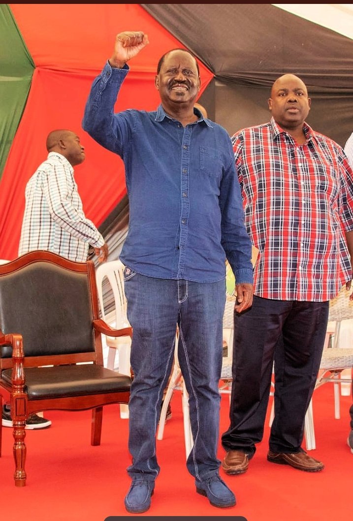 Ka Bado unasimama na Baba
Lemme see your likes and retweets
..hao wengine mnaeza enda kuskia vibayaa uko