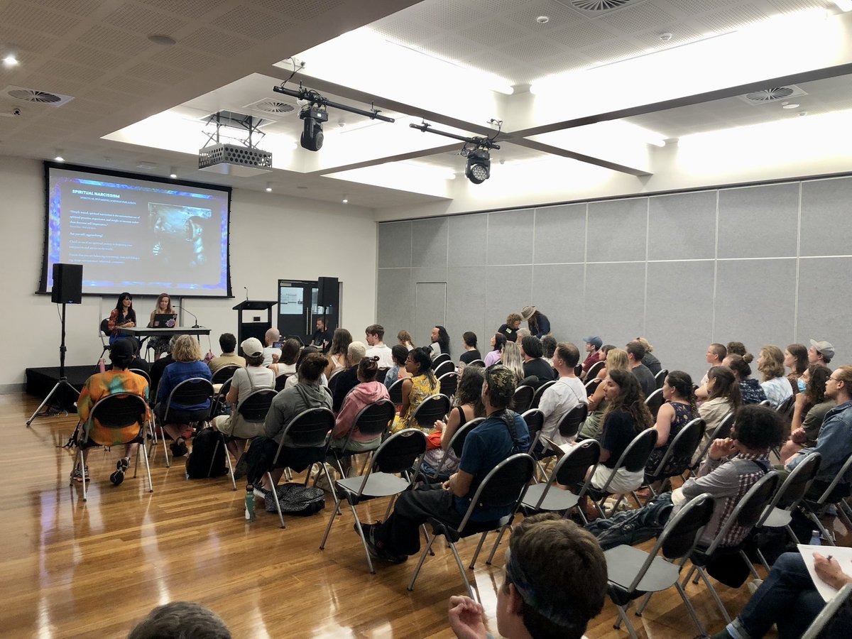 Signs0fLife's tweet image. An amazing day meeting friends presenting with Melissa Warner at Garden States EGA🍄 🌵 

#EGA #gardenstates #PRISM #community