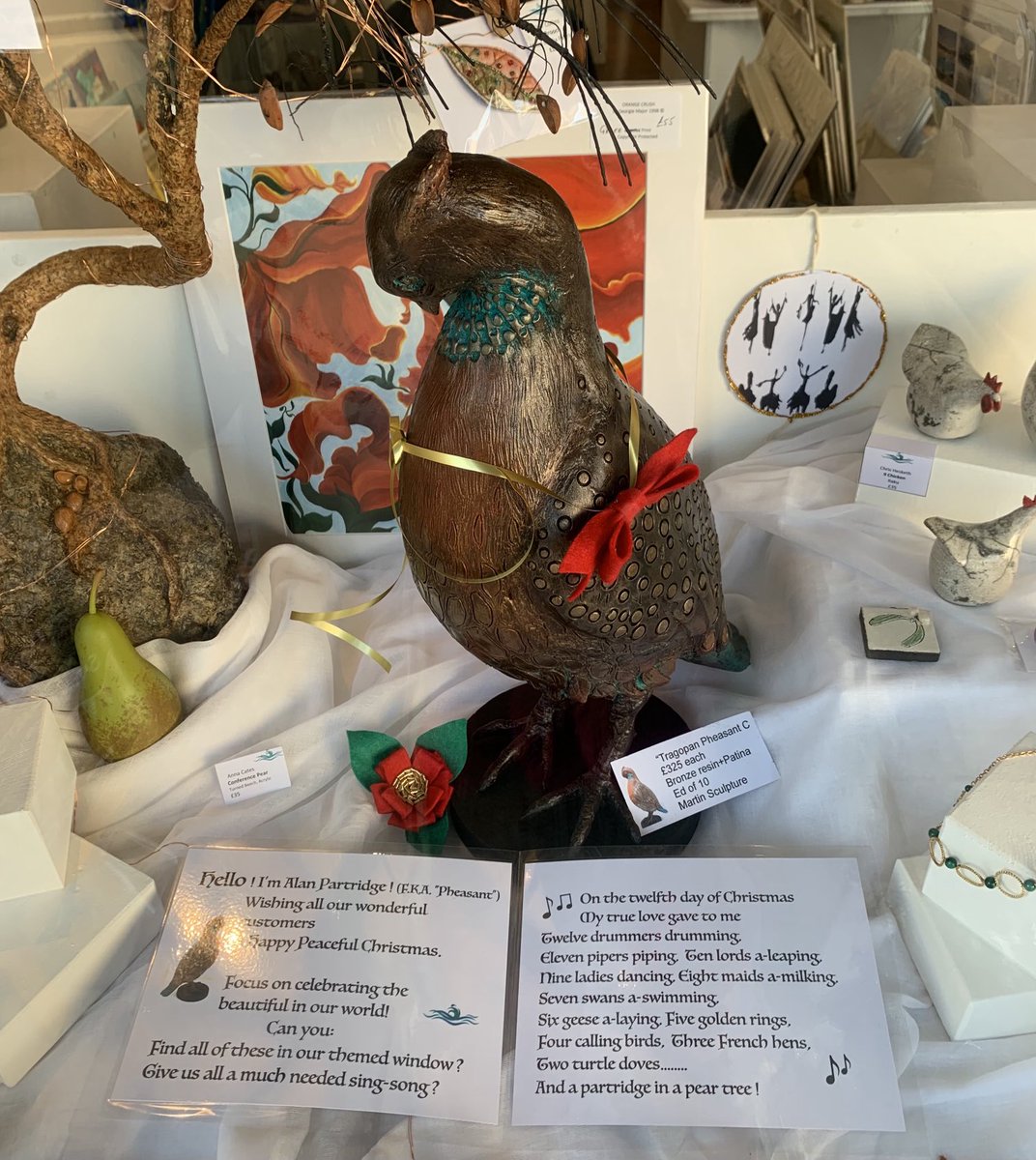 ShorehamArt's tweet photo. A festive window bringing seasonal joy! Full of original gifts for the season of giving @ShorehamArt #giftsforall #uniquegifts #lightupshoreham #shorehambysea #supportlocalart #localbusiness https://t.co/MeTDxSjcAw