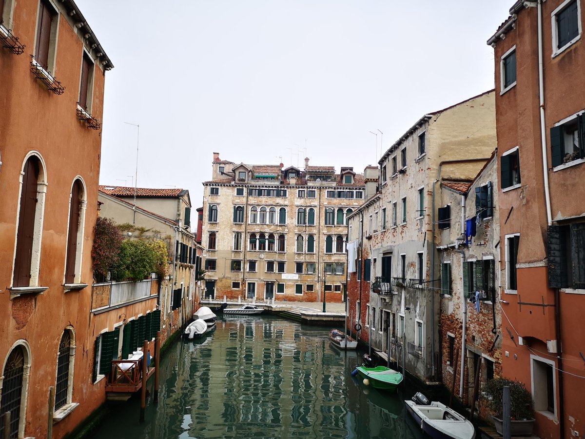 monicacesarato's tweet photo. Buon sabato bella gente! / Have a great Saturday everyone!
#venice #venezia #rain #aphotoofveniceaday #askmeaboutvenice #veniceblogger #veniceblog #instavenice #venicegram #lifeofablogger #lifeofafoodblogger #venicephotos #venicecolors #instagood #venicecanals #veniceitaly https://t.co/KQn2TBiMWW