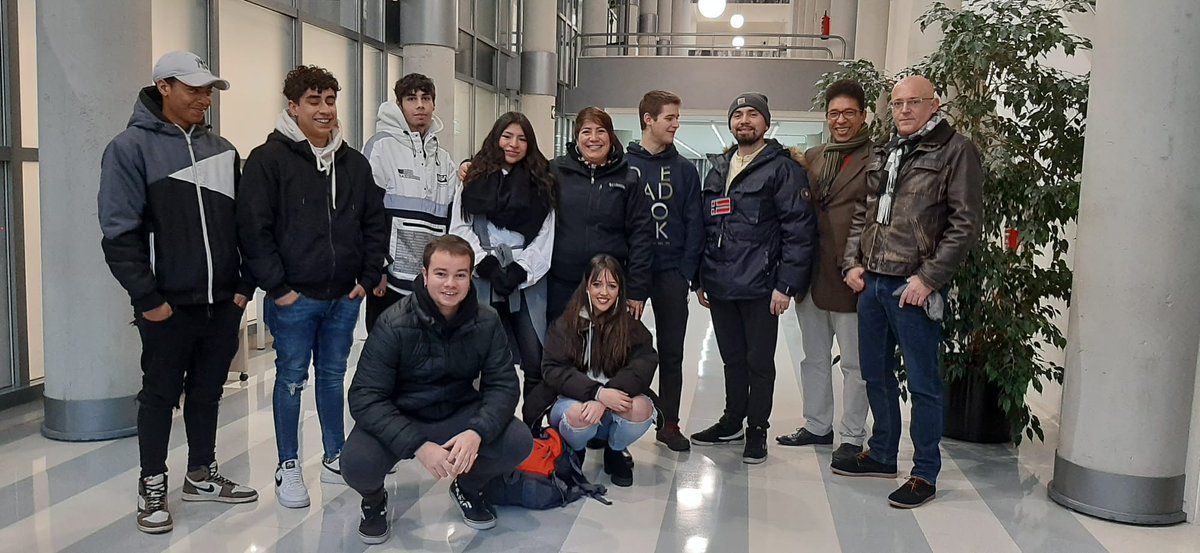 urratsbatera's tweet photo. Alumn@s de los centros FP de Araba en una nueva edición del Congreso de Ikasenpresas, realizando diversos talleres y presentando las ideas de negocio que están desarrollando  con el programa #ikasenpresa en el Palacio Europa      @cifpERAIKEN @Ekingune @Pdmintegui @ikaslanaraba https://t.co/bmTq1YK1pc