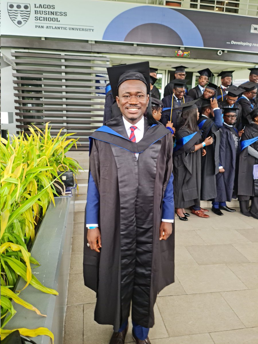 OniOluwakayode's tweet photo. #LBSgraduation https://t.co/zA3woBciaR