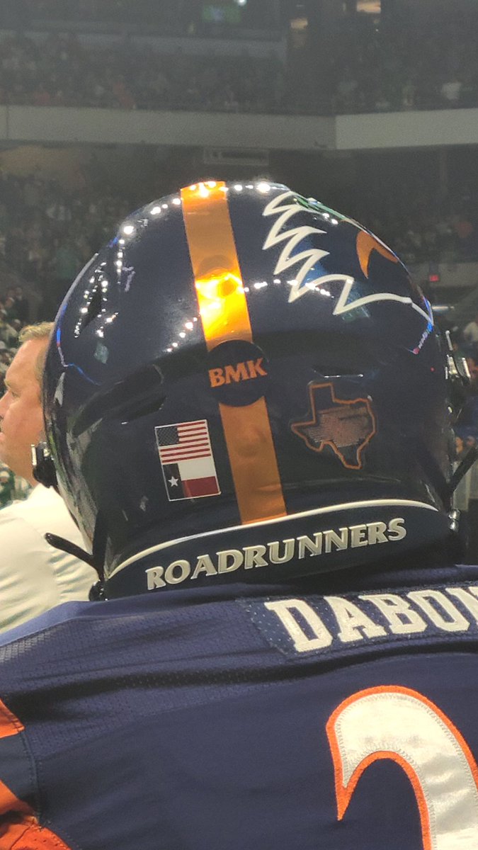 joyofheather's tweet photo. Really appreciate @CoachTraylor shout out for Barry McKinney and family. So very thoughtful. All the tributes by @UTSAAthletics were just perfect. So proud to be a Roadrunner. Thank you. #UTSA https://t.co/ejyegkyv6J